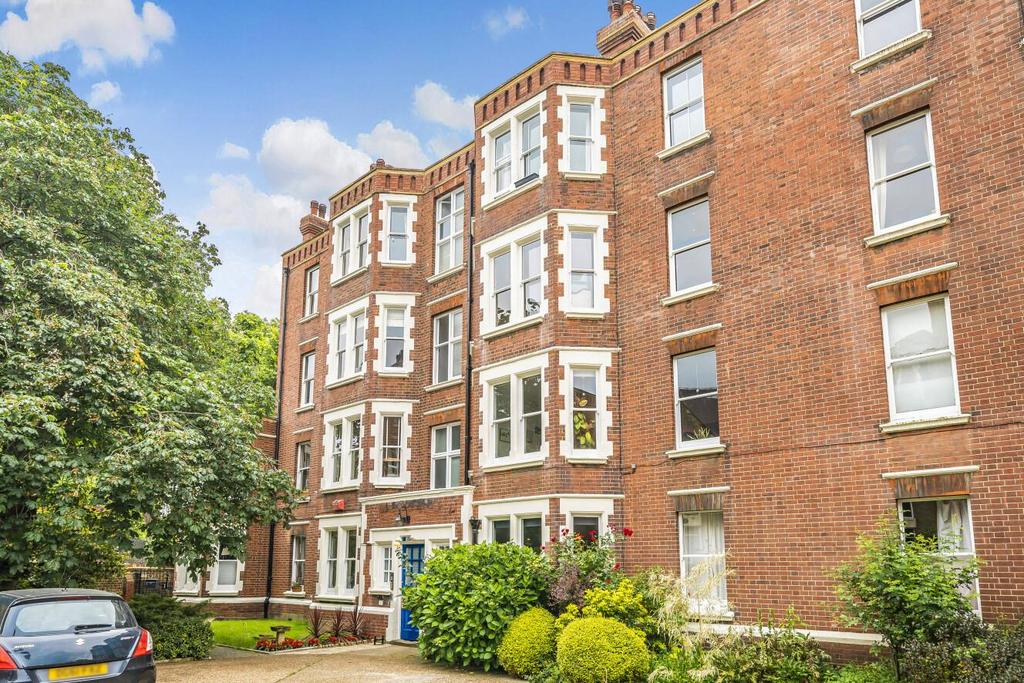 Camberwell New Road, Camberwell SE5 3 bed flat for sale £630,000
