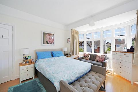 5 bedroom semi-detached house to rent, Alwyne Road, London, SW19