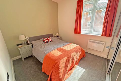 1 bedroom apartment for sale, Waddesdon House, Gorcott Lane, Dickens Heath, B90 1GH