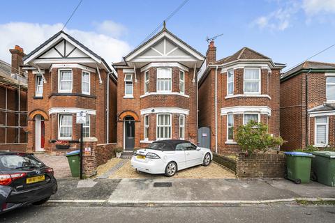 10 Englefield Road, Southampton, SO18 1AW