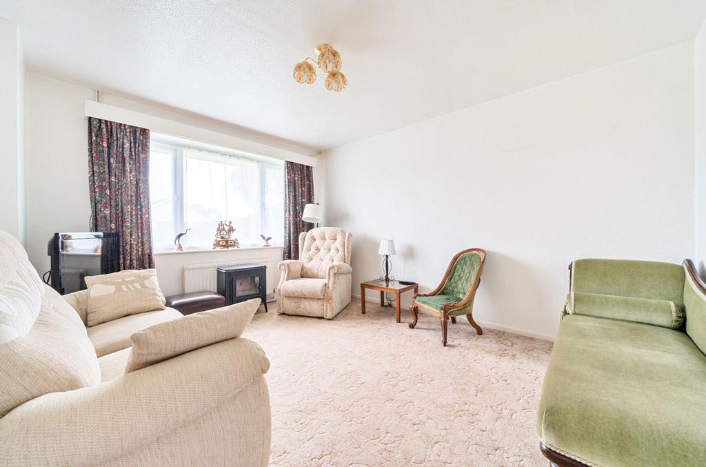 Merryfield Drive, Selsey, PO20 2 bed semidetached bungalow for sale