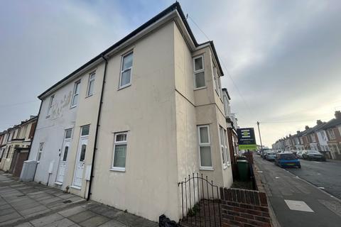 2 bedroom end of terrace house to rent, Bedhampton Road, Portsmouth, PO2