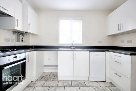 2 bedroom flat for sale, Abelyn Avenue, SITTINGBOURNE