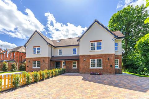 6 bedroom semi-detached house for sale, Christchurch Crescent, Radlett, Hertfordshire, WD7