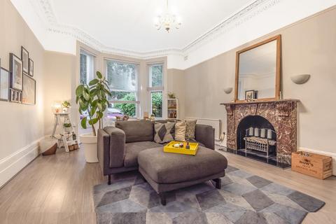 2 bedroom flat for sale, St Johns Park, Blackheath