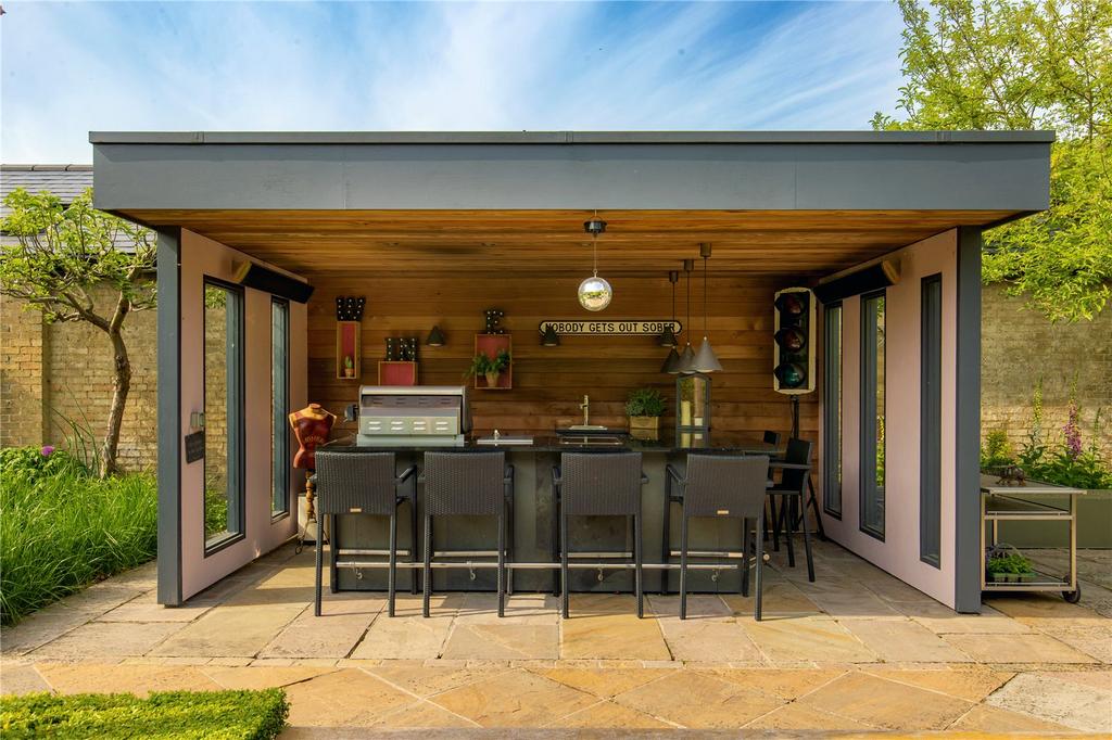 Outdoor Kitchen