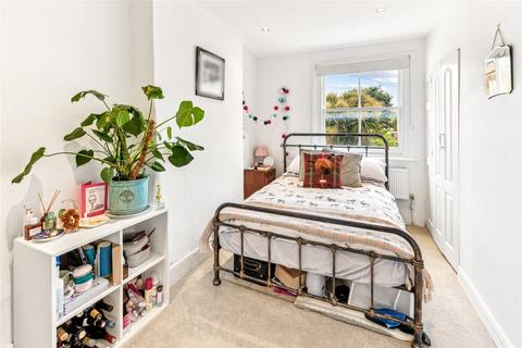 4 bedroom apartment to rent, Fulham Road, Fulham, London, SW6