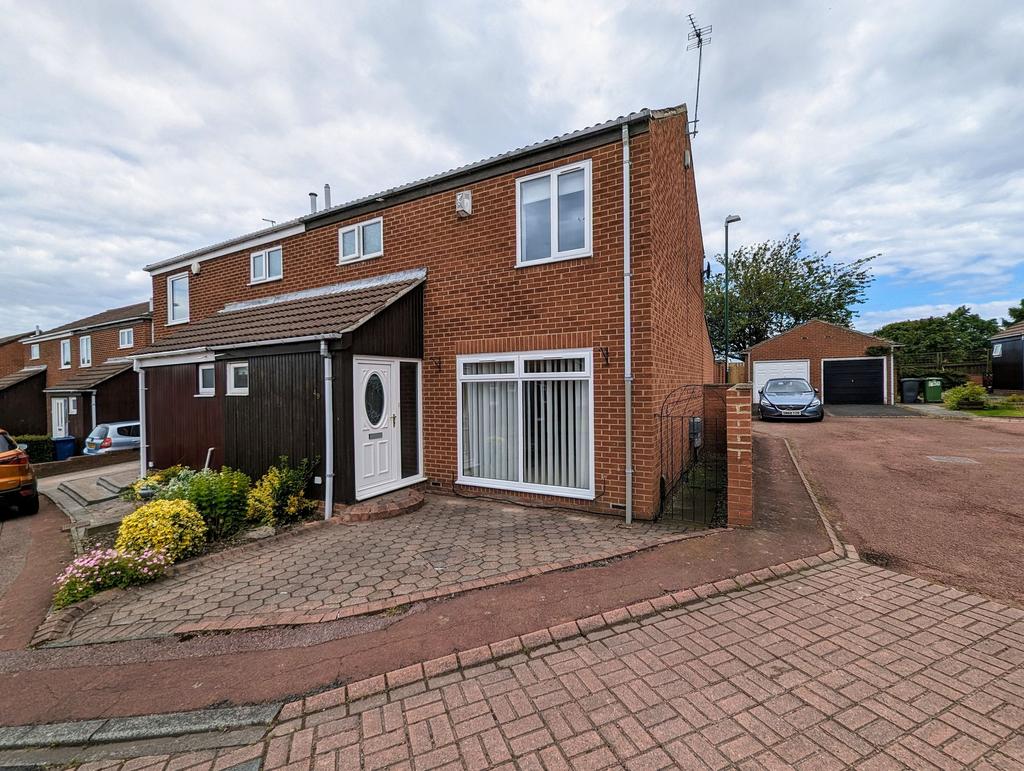 Mitchell Gardens, South Shields, NE34 3 bed semidetached house for sale £260,000