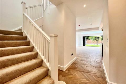 4 bedroom detached house for sale, Leigh on Sea SS9