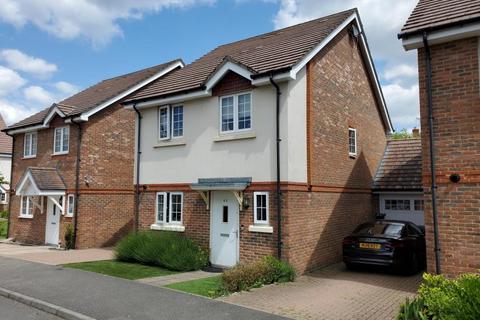 5 bedroom detached house to rent, Brookwood Farm Drive, Woking GU21