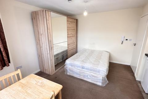 1 bedroom in a house share to rent, St. Pauls Avenue, Harrow HA3