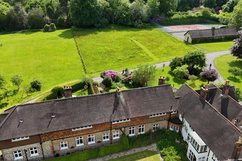 2 bedroom semi-detached house for sale, Hogscross Lane, Coulsdon CR5