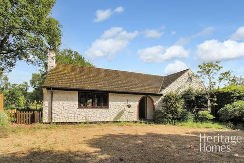 4 bedroom bungalow for sale, Buxton Road, Norwich, NR12 7NG