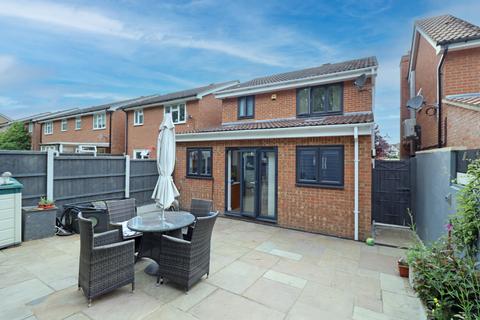 7 Cecil Avenue, Grays, RM16 6QA