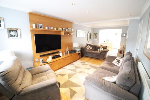 7 Cecil Avenue, Grays, RM16 6QA