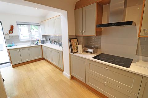 7 Cecil Avenue, Grays, RM16 6QA