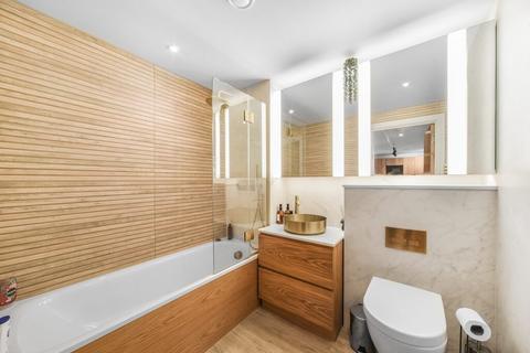 1 bedroom apartment to rent, Tower Bridge Road London SE1