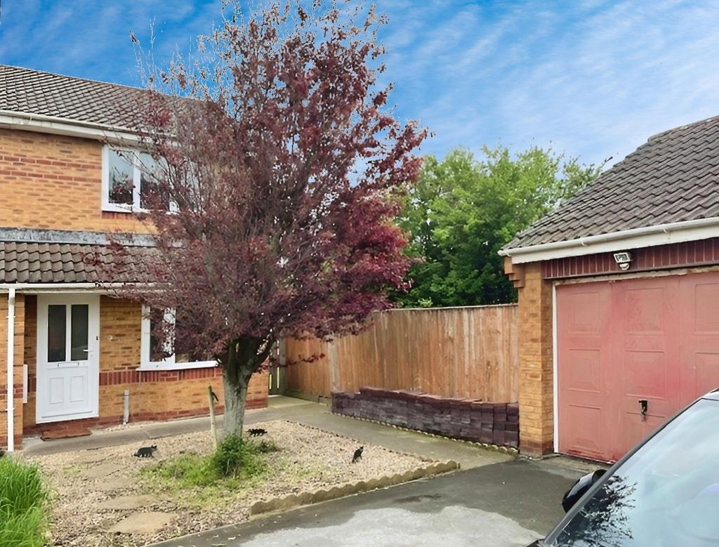 Stone Road, BurnhamonSea, TA8 2 bed semidetached house for sale £229,950