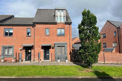 4 bedroom semi-detached house for sale, Birchfield Way, Telford TF3