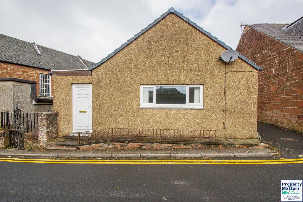 Mansfield Road, Mauchline, KA5 2 bed detached bungalow for sale £37,500