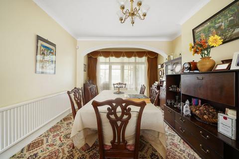 5 bedroom house for sale, Emmot Avenue, Ilford, IG6