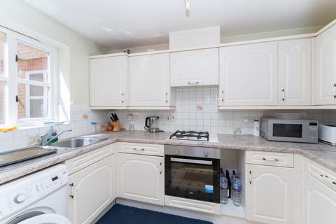 2 bedroom flat for sale, Draymans Way, Isleworth TW7