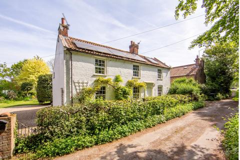 4 bedroom cottage for sale, Limes Road, Catfield