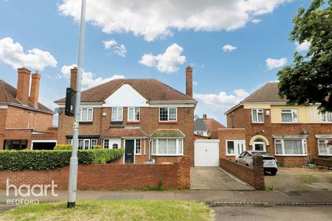 3 bedroom semi-detached house for sale, Mile Road, Bedford