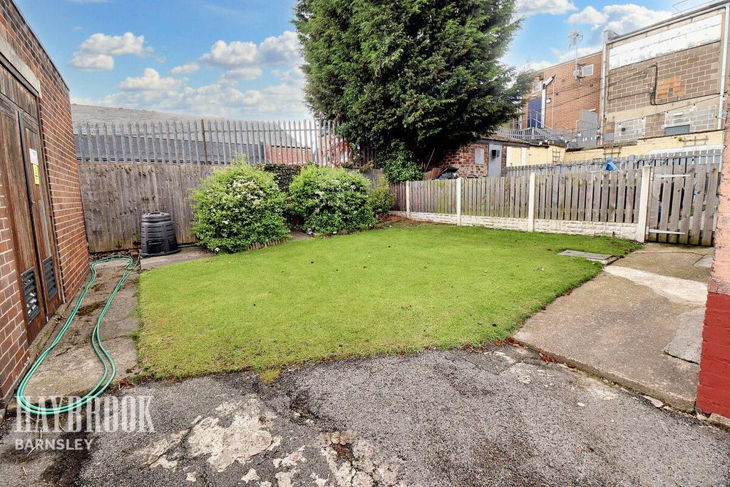 Clarkes Croft, Wombwell 3 bed end of terrace house for sale £100,000