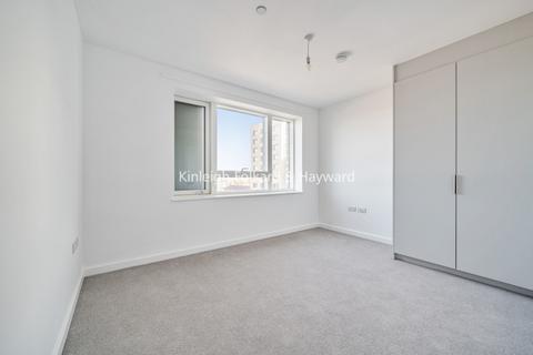 2 bedroom apartment to rent, Tide Street Barking IG11