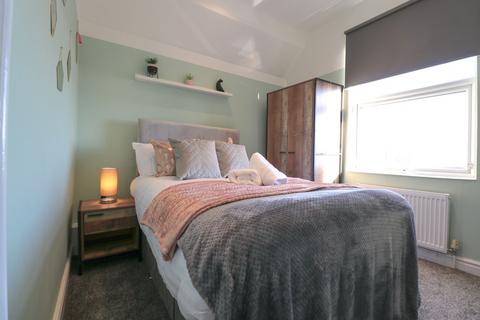 4 bedroom terraced house to rent, Leeds LS6