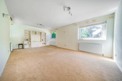 3 bedroom flat to rent, Hillcrest Road, Ealing, London, W5
