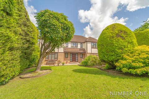 5 bedroom detached house for sale, Pentre Lane, Llantarnam, NP44