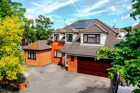 5 bedroom detached house for sale, Bradley Avenue, Benfleet, SS7