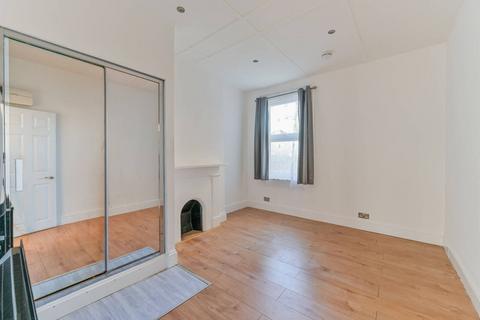 1 bedroom flat to rent, London Road, Hackbridge, Wallington, SM6