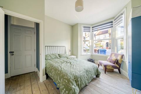 2 bedroom flat for sale, Avondale Rise, Peckham Rye, London, SE15