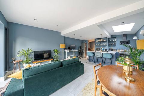 Avondale Rise, Peckham Rye, London, SE15