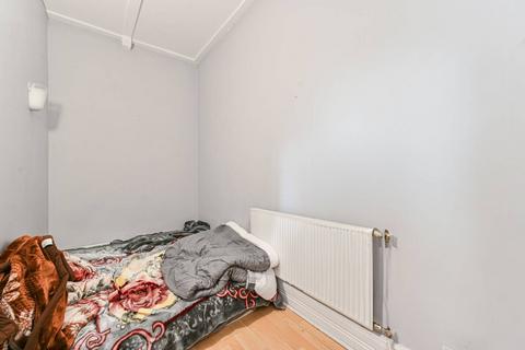 1 bedroom flat for sale, Gleneagle Mews, Streatham, London, SW16
