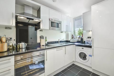 2 bedroom flat to rent, Printers Road, Oval, London, SW9