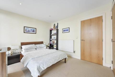 2 bedroom flat to rent, Printers Road, Oval, London, SW9
