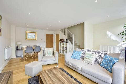 2 bedroom flat to rent, Printers Road, Oval, London, SW9