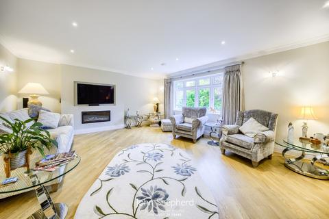 3 bedroom flat for sale, Whitefields Road, Solihull, West Midlands, B91