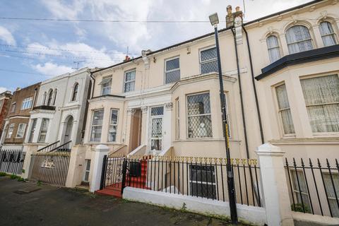 5 bedroom terraced house for sale, Cobham Street, Gravesend, Kent, DA11