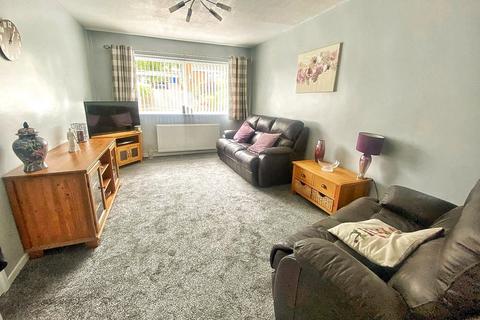 2 bedroom bungalow for sale, Arundel Close, Carrbrook, Stalybridge, Greater Manchester, SK15