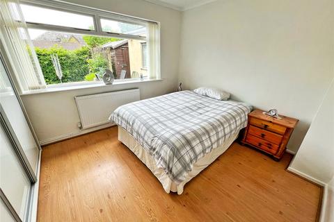 10 Arundel Close, Carrbrook, Stalybridge, SK15 3LS