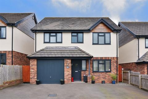 4 bedroom detached house for sale, Apple Tree Close, Clehonger, Hereford
