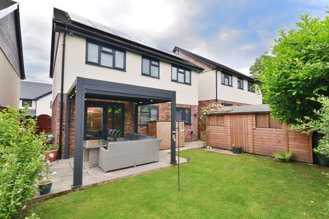 4 bedroom detached house for sale, Apple Tree Close, Clehonger, Hereford