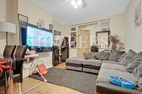 2 bedroom maisonette for sale, Westview Close, London, NW10