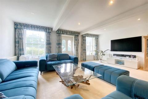 4 bedroom townhouse to rent, Moorcroft, Harlington Road, Uxbridge, UH8