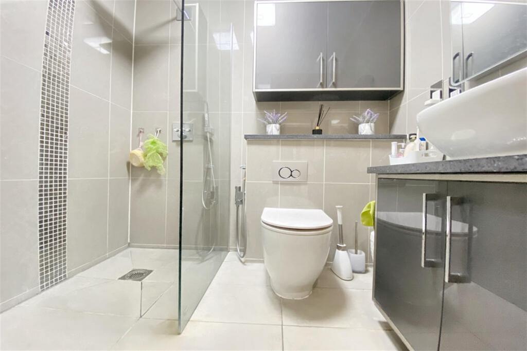 En-suite 2
